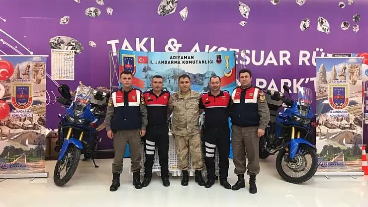 'Jandarma ekipleri vatandaşları trafik konusunda bilgilendirdi'