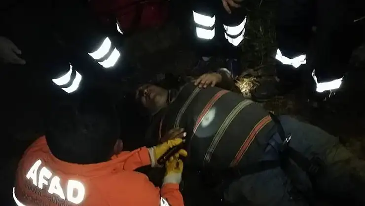 'Obruğa düşen adamı itfaiye kurtardı'