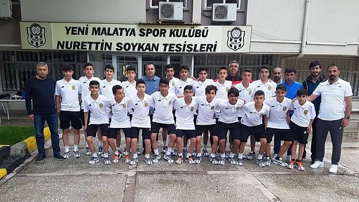 'E.Yeni Malatyaspor U14 takımı Antalya´ya gitti'