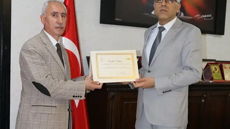 'Adıyaman Akılcı İlaç Kullanımı İl Koordinatörlüğü ödüllendirildi'