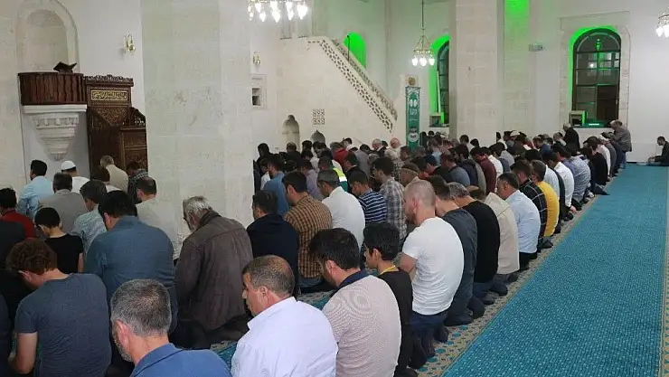 'Adıyaman´da ilk teravih namazı kılındı'