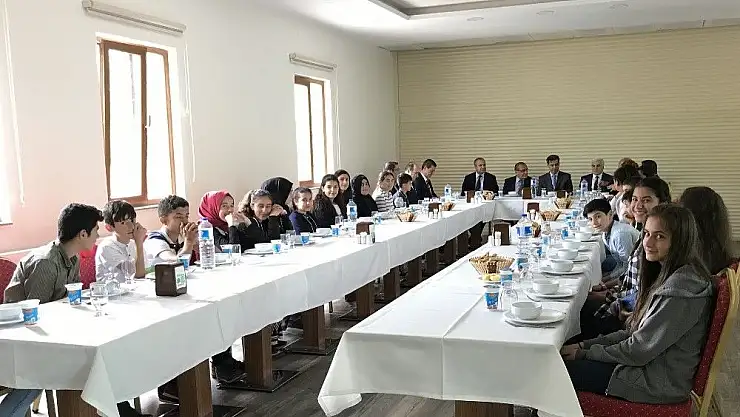 'Çevreci öğrenciler 3 ayda 456 litre atık yağ topladı'