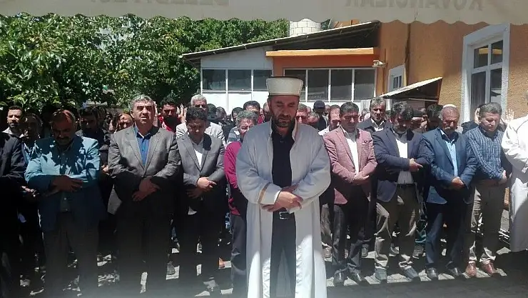 'Filistinli şehitler için gıyabi cenaze namazı'
