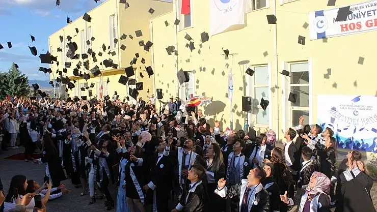 'Kahta MYO´da mezuniyet sevinci'
