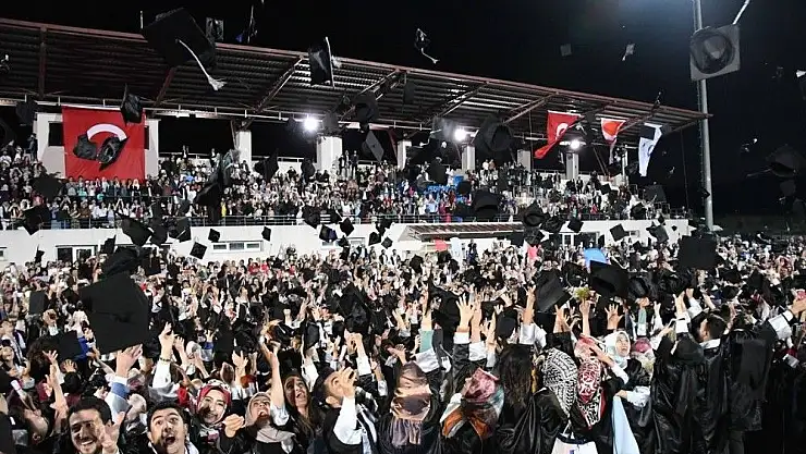 'Adıyaman Üniversitesinin 13. mezuniyet töreni yapıldı'