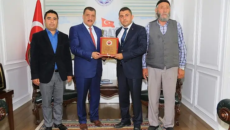 'Güvenlik Korucuları ve Şehit Aileleri Derneğinden Gürkan´a ziyaret'