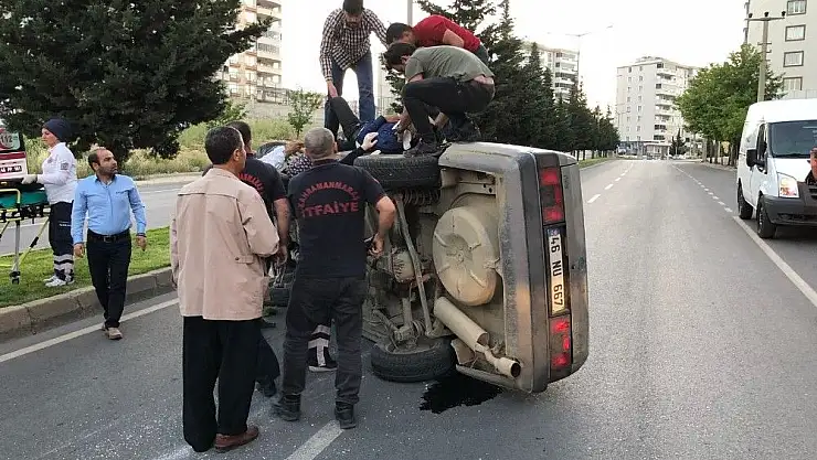'Kontrolden çıkan otomobil ağaçlara çarparak durabildi'