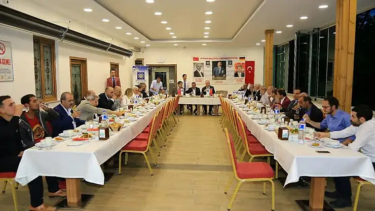 'Avrupalı Avrupa Malatyalılar federasyonu yönetimi ile iftarda bir araya geldi'