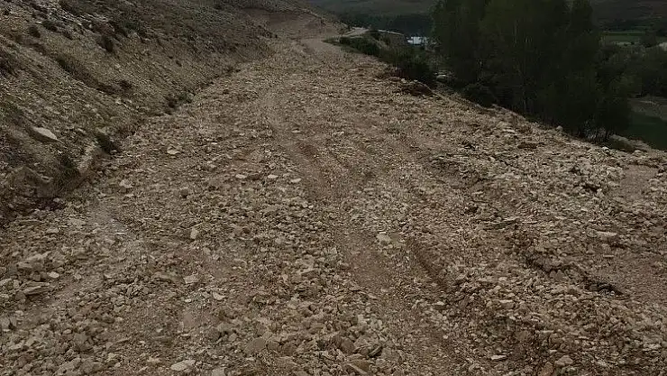 'Sel köy yollarını vurdu'