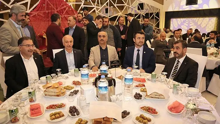 'Başkan Aydın ´Vefa İftarı´na katıldı'