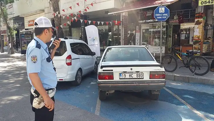 'Engelli park yerine araç park eden sürücülere işlem yapılıyor'