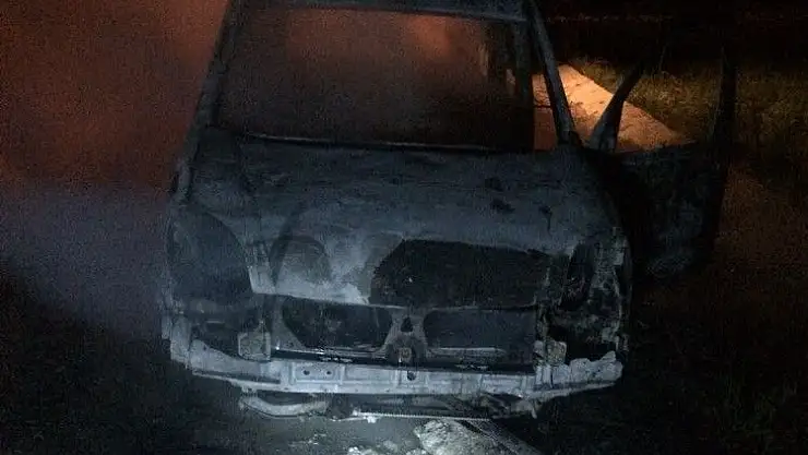 'Park halinde yanan otomobil küle döndü'