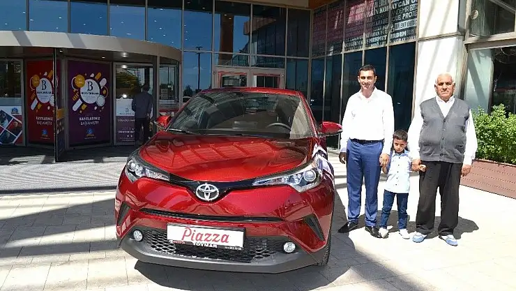 'Piazza´nın talihlisi otomobiliyle buluştu'