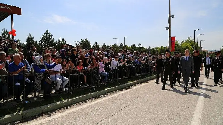 'Sözleşmeli ve kısa dönem erler yemin etti'