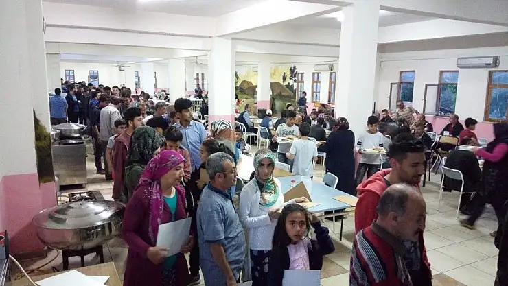 'Arapgir´de yüzlerce kişi iftarda buluşuyor'
