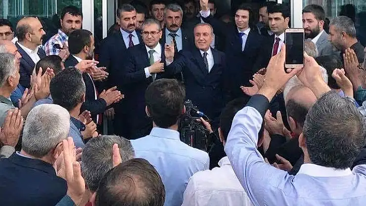 'MHP adaylarına coşkulu karşılama'