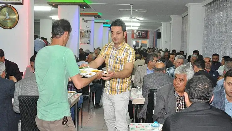 'Başkan Özdemir belediye personeliyle iftarda buluştu'