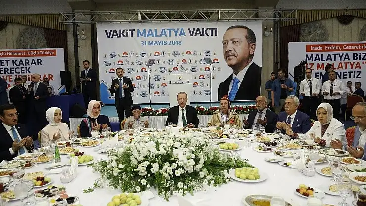 'Cumhurbaşkanı Erdoğan, Malatya´da iftara katıldı'