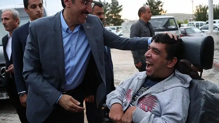 'Bakan Tüfenkci, Akçadağ´da iftara katıldı'