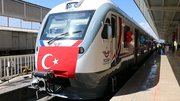 'Sivas´ta 20 milyon liraya değerindeki raybüs hizmete girdi'