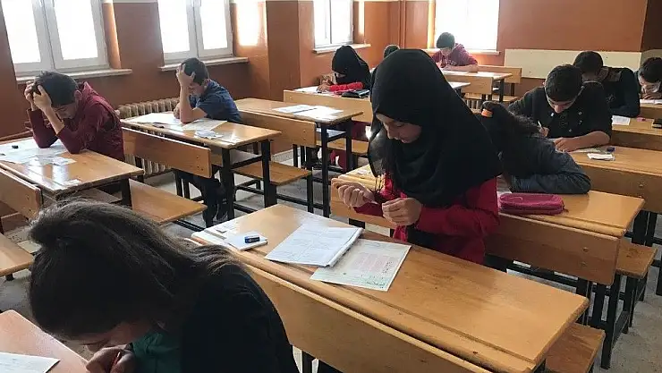'Altınyayla´da Bursluluk Sınavı heyecanı'