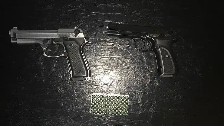 'Şüpheli 2 şahsın üzerinden tabanca çıktı'