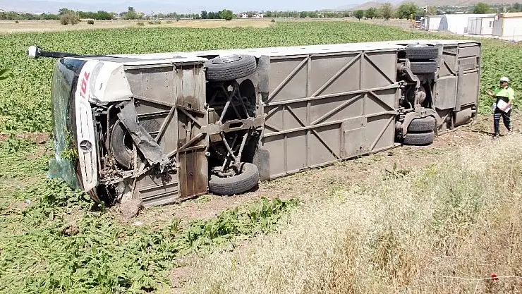 'Elazığ´da yolcu otobüsü devrildi: 4 yaralı'