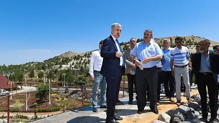 'Polat, Doğal Yaşam Parkı ve Hayvanat Bahçesinde incelemelerde bulundu'