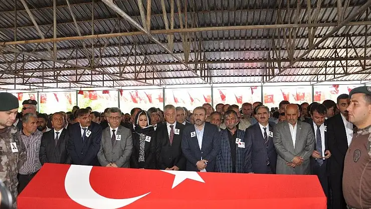 'Şehit özel harekatçı, son yolculuğuna uğurlandı'