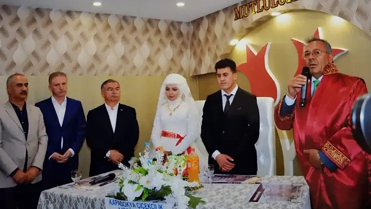 'Mermer oğlunun nikahını kıydı'