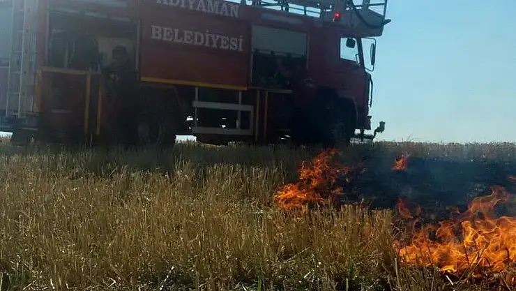 'Adıyaman´da anız yangını'