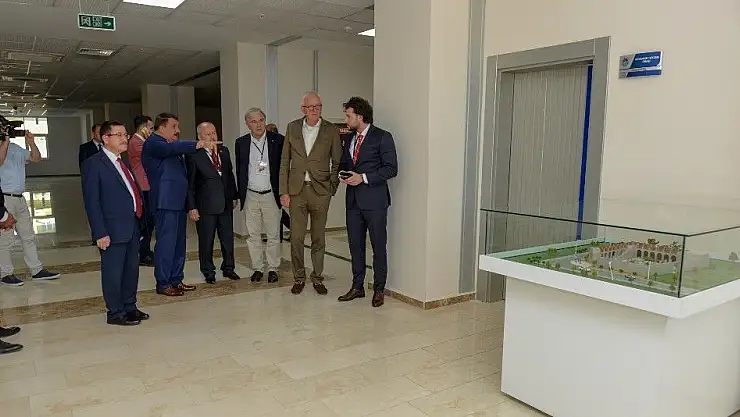 'Alman bürokrattan Gürkan´a övgü'