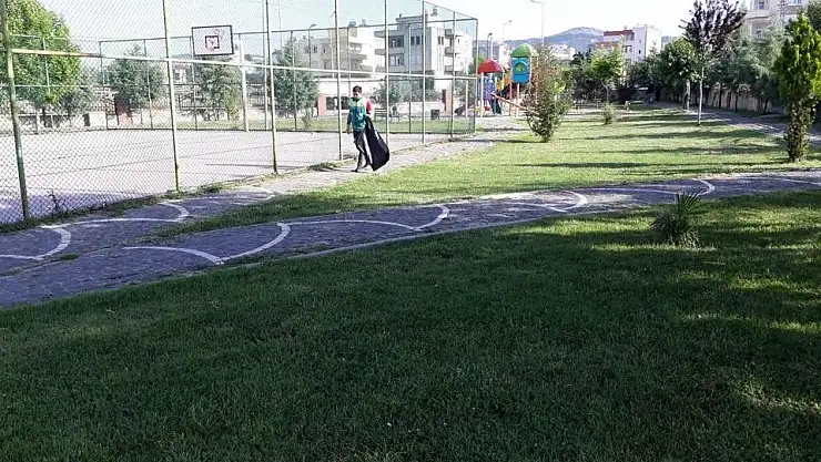 'Parklarda bakım çalışması yapılıyor'