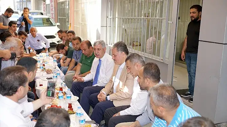 'Polat, Şire Pazarı Esnafıyla bir araya geldi'