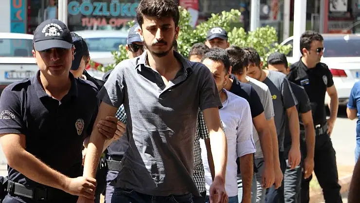 'FETÖ´den gözaltına alınan asker sayısı 14´e yükseldi'