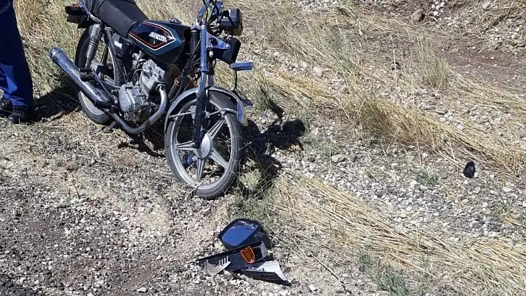 'Motosiklet ile hafif ticari araç çarpıştı: 1 Yaralı'