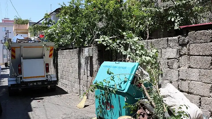 'Evden 3 kamyon çöp çıktı'