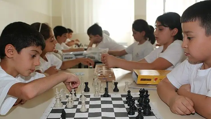 'Öğrenciler yaz kampında hem eğleniyor hem öğreniyor'