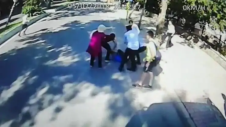 'Durak harici yolcu alamadığı için otobüsü taşladılar'