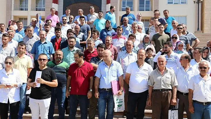 'Ev sahibi olacaklardı dolandırıldılar'