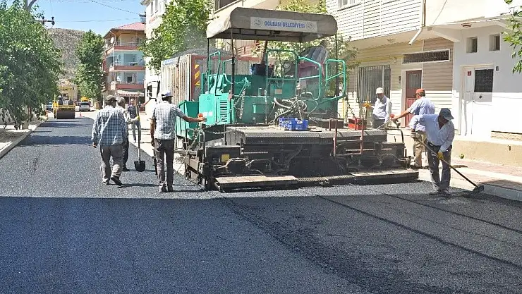 'Gölbaşı ilçesinde asfalt çalışmaları devam ediyor'