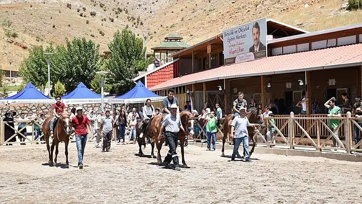 'Kahramanmaraş´ta yetim şenliği'