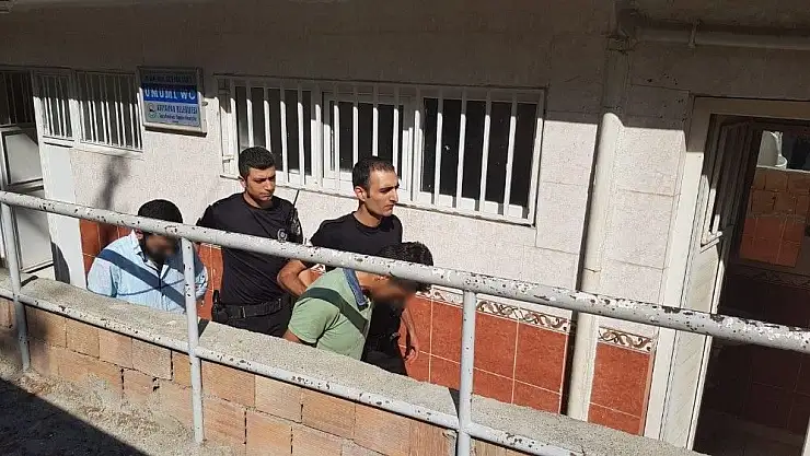 'Cami tuvaletinde eroin operasyonu: 2 gözaltı'