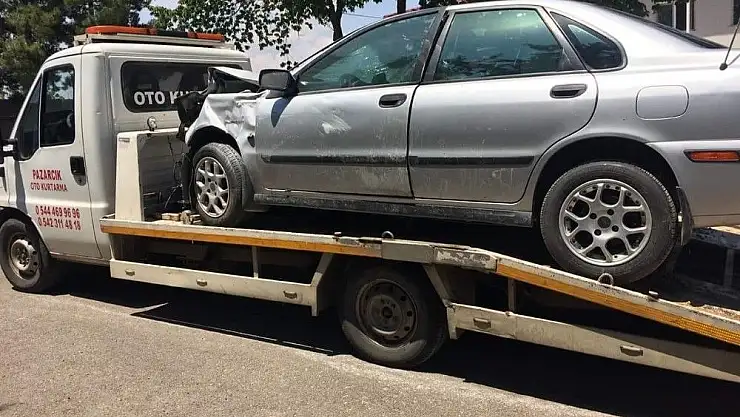 'Mıcıra kapılan otomobil takla attı: 2 yaralı'