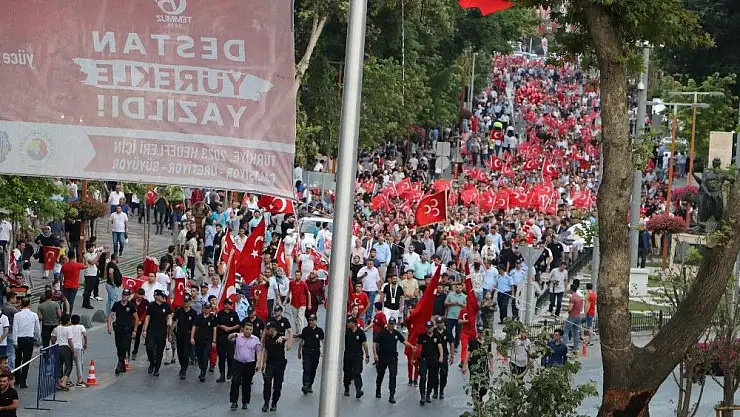 'Kahramanmaraş´ta binler Demokrasi Meydanı´nda buluştu'