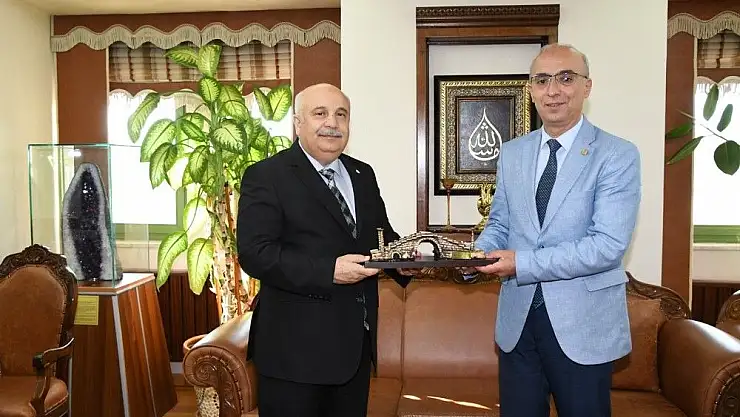 'TDK Başkanı Prof. Dr. Gülsevin Rektör Gönüllü ile bir araya geldi'