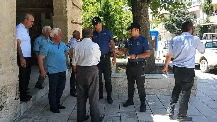 'Polis vatandaşa soğuk limonata ikram etti'