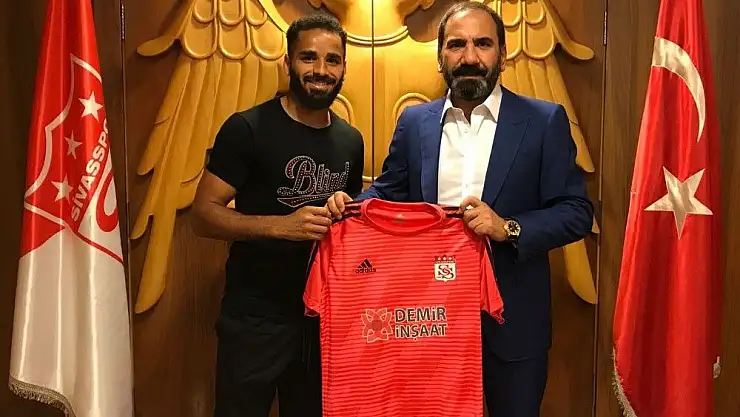 'Sivasspor, Douglas ile 1 yıllık sözleşme imzaladı'