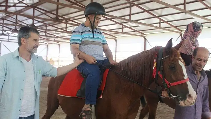 'Engelliler aileleriyle birlikte Sultansuyu´nu gezdi'