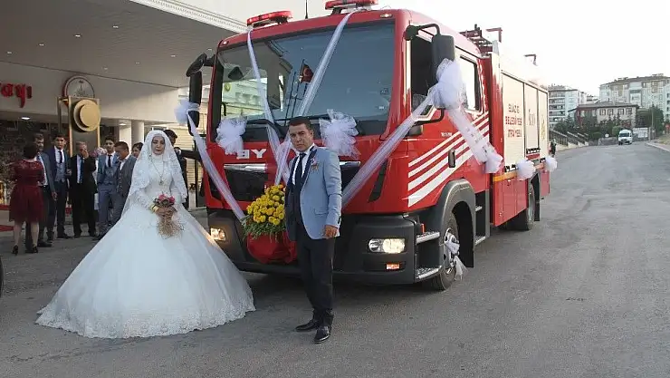 'İtfaiye aracı bu kez gelin arabası oldu'